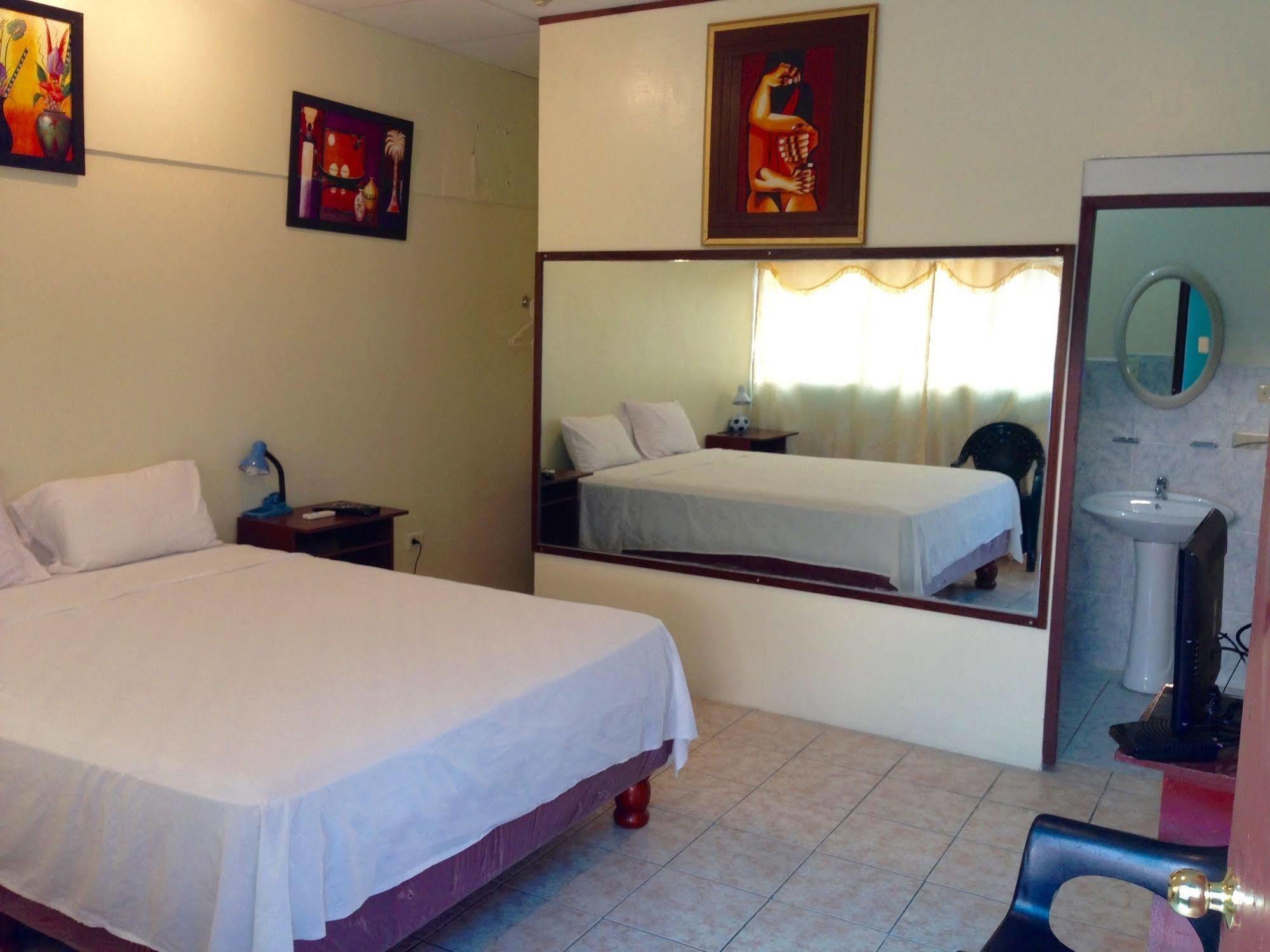 Hotel Mundialcity Guayaquil Exteriör bild